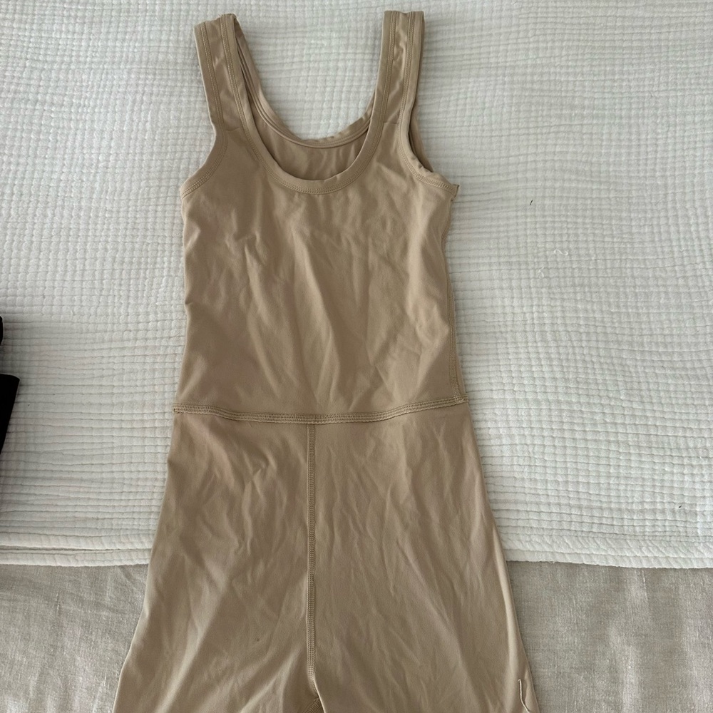 Set Active Tan One Piece